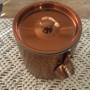 Threshold Ice Bucket